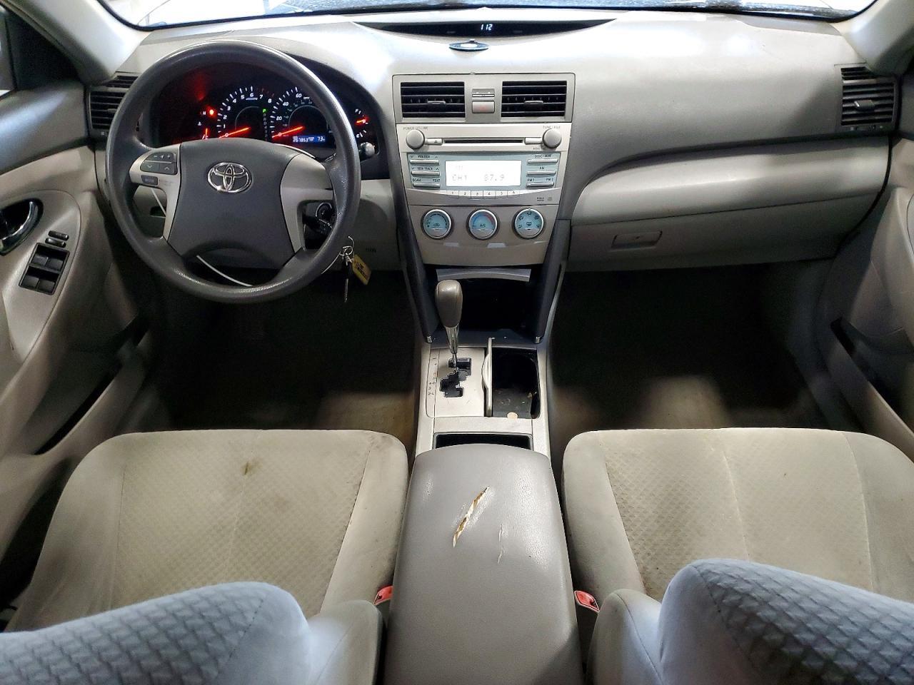 2009 TOYOTA CAMRY LE — Фото 8 из 12