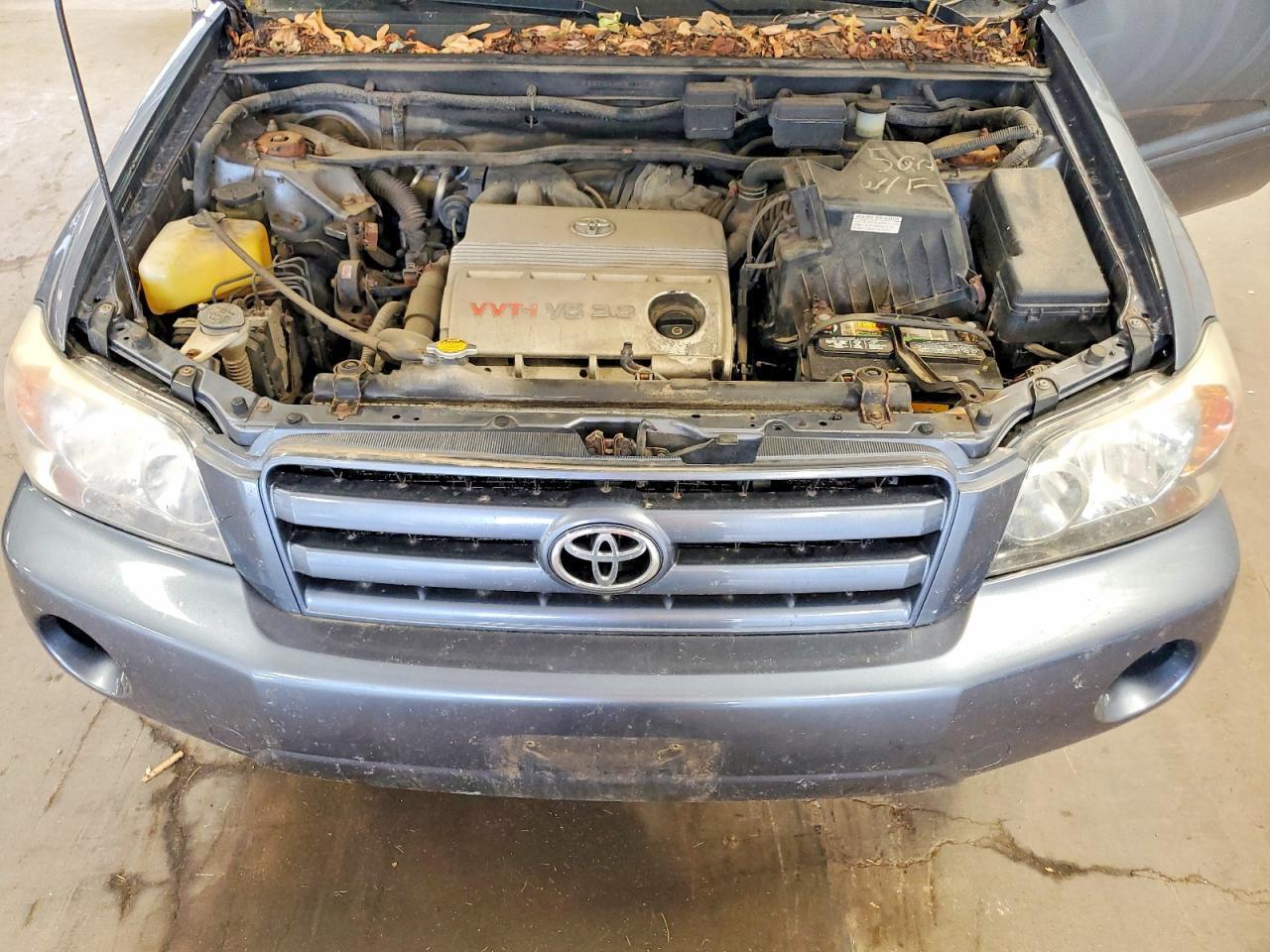 2005 TOYOTA HIGHLANDER BASE — Фото 12 из 13