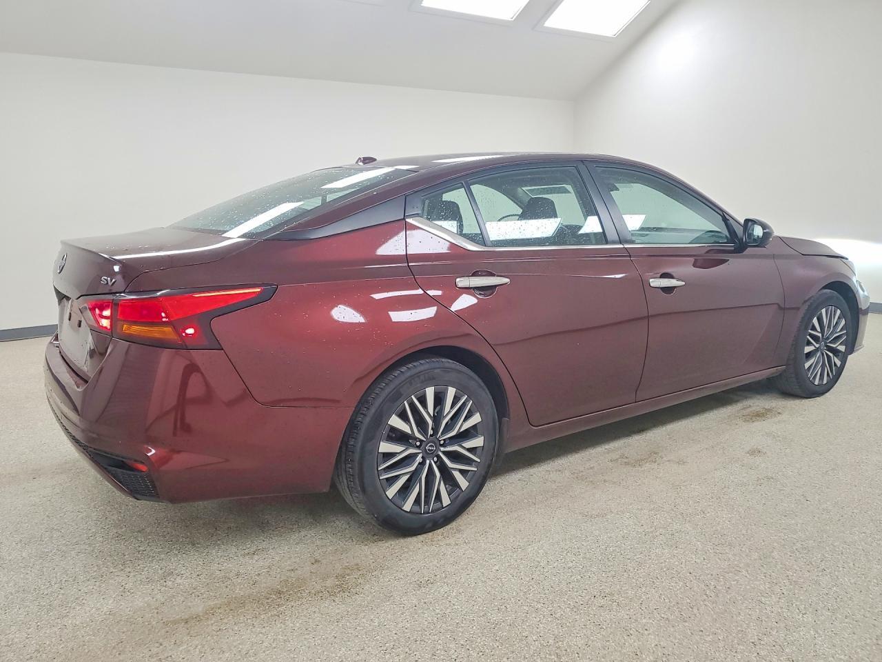 2024 NISSAN ALTIMA SV — Фото 3 из 12
