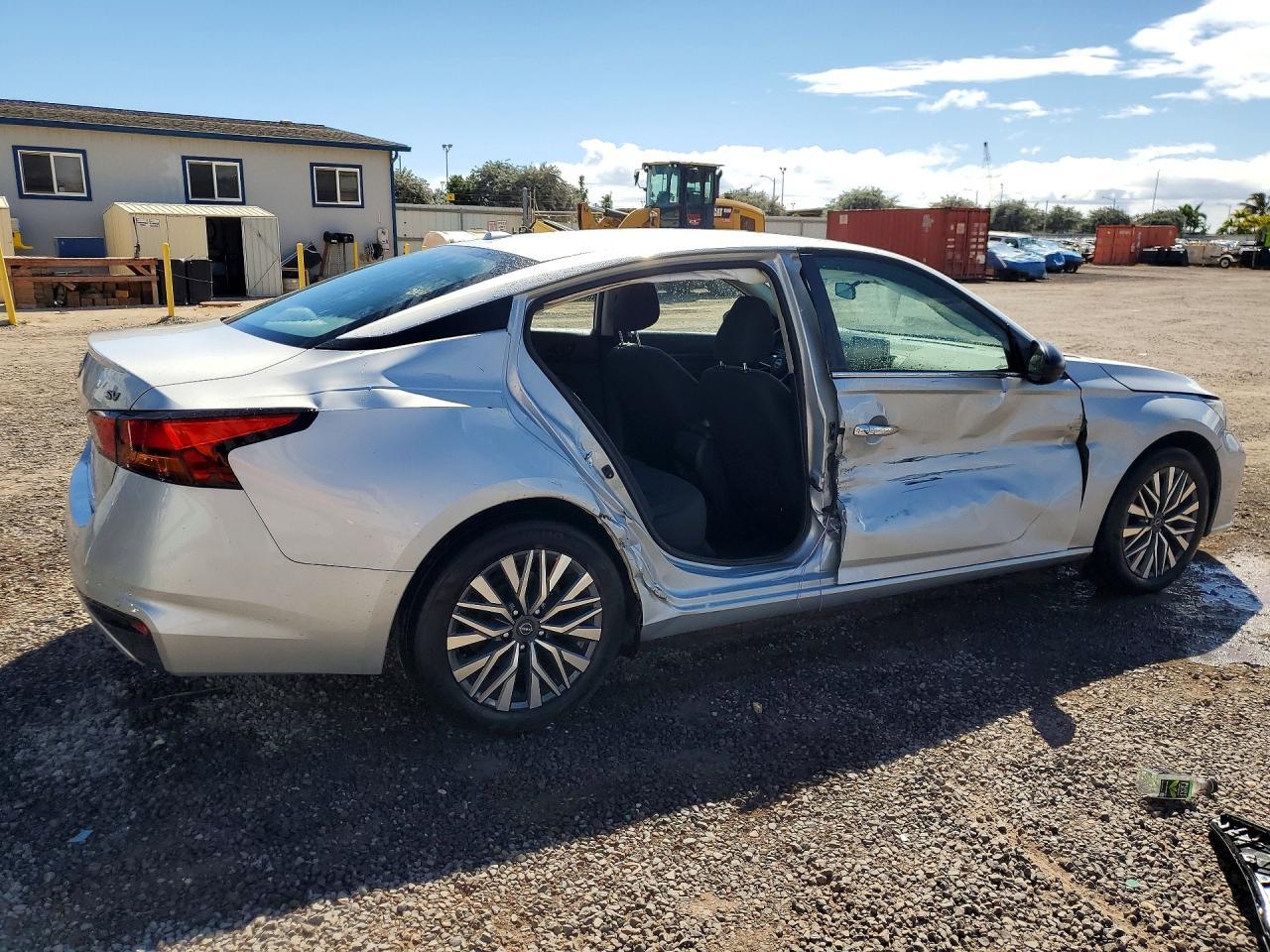 2024 NISSAN ALTIMA — Фото 3 из 13