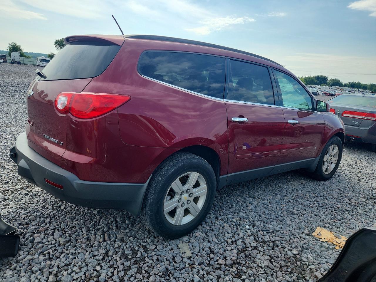 2010 CHEVROLET TRAVERSE LS — Фото 3 из 12