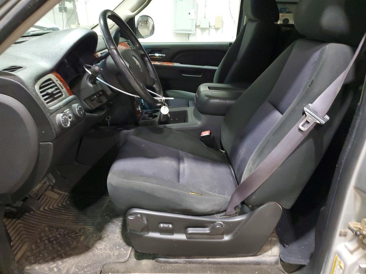 2010 CHEVROLET TAHOE K1500 LS — Фото 7 из 13