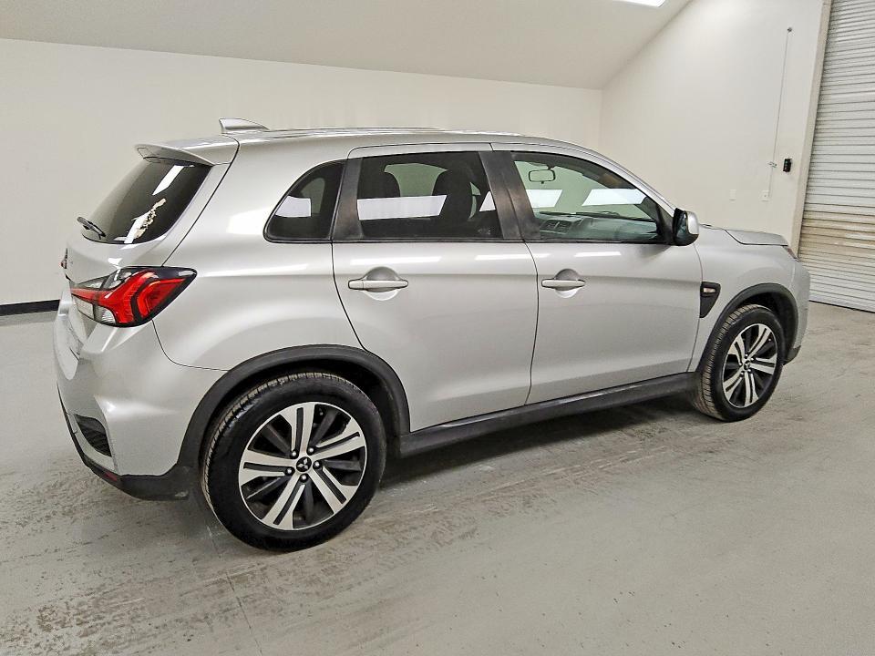 2020 MITSUBISHI OUTLANDER SPORT ES — Фото 3 из 14