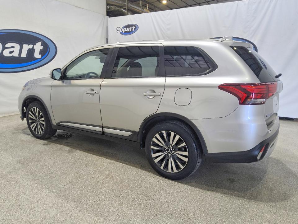 2020 MITSUBISHI OUTLANDER SE/SEL/LE — Фото 2 из 14