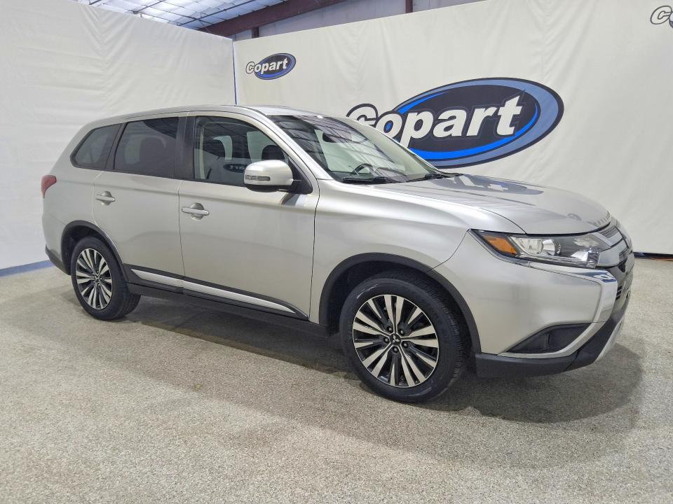 2020 MITSUBISHI OUTLANDER SE/SEL/LE — Фото 4 из 14