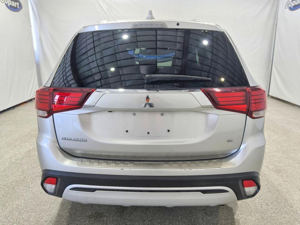 2020 MITSUBISHI OUTLANDER SE/SEL/LE — Фото 6 из 14