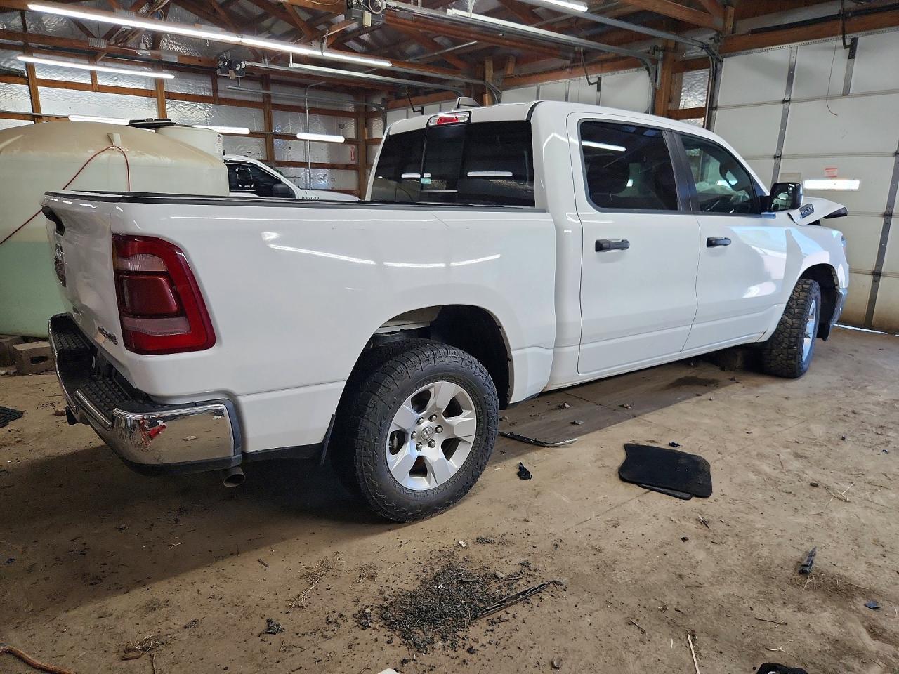 2024 RAM 1500 TRADESMAN — Фото 3 из 12