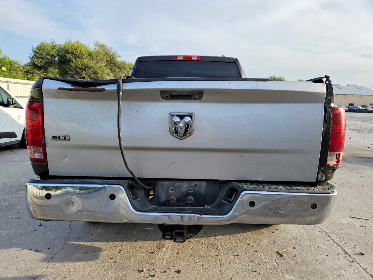 2010 DODGE RAM 2500 SLT — Фото 6 из 12