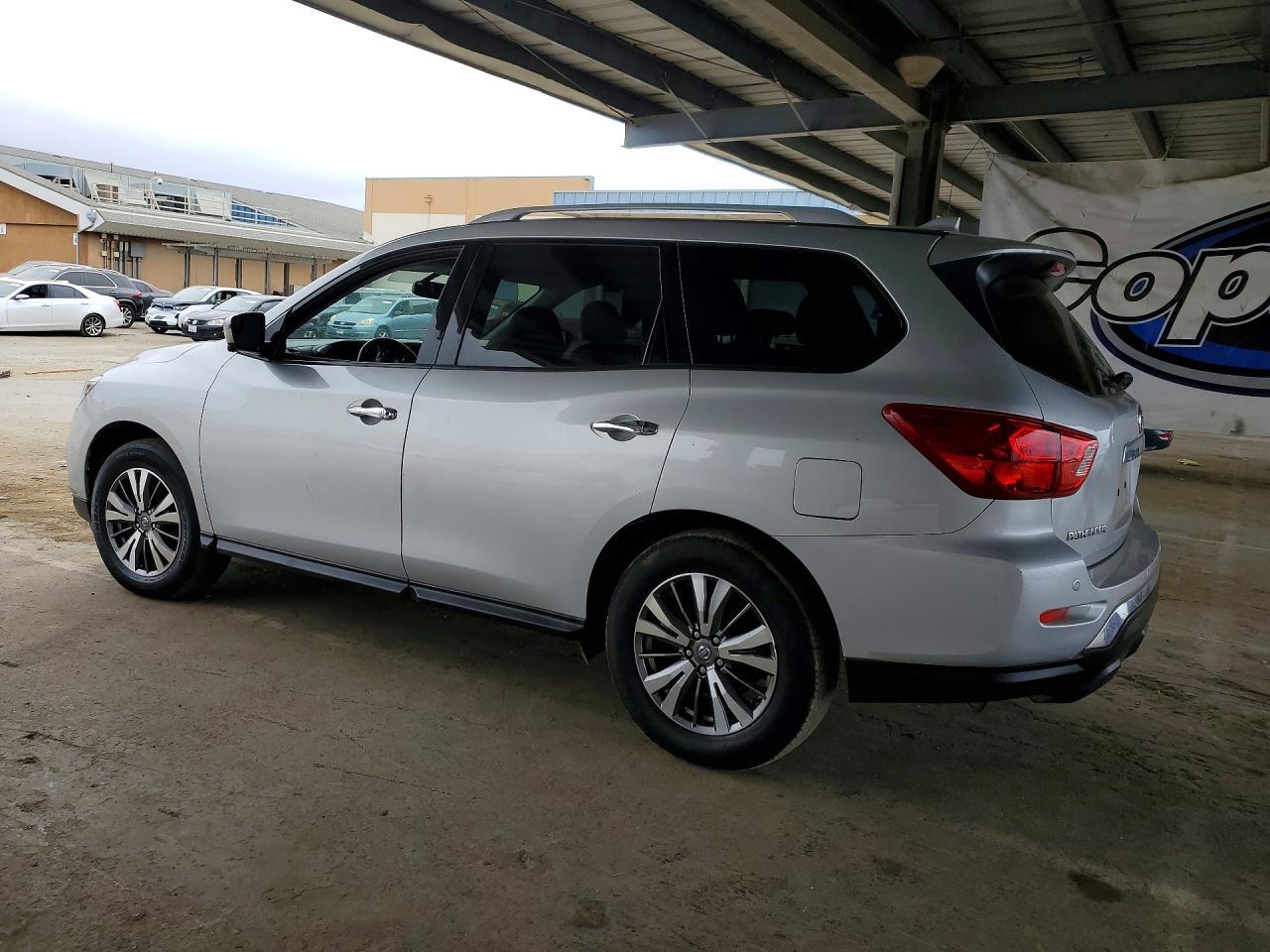 2020 NISSAN PATHFINDER SL — Фото 2 из 12
