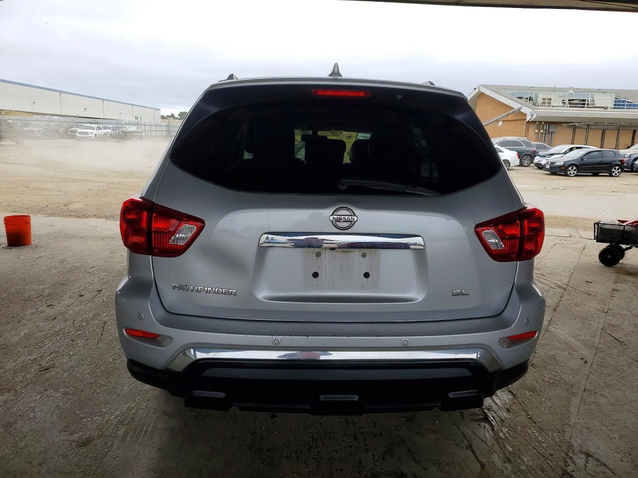 2020 NISSAN PATHFINDER SL — Фото 6 из 12