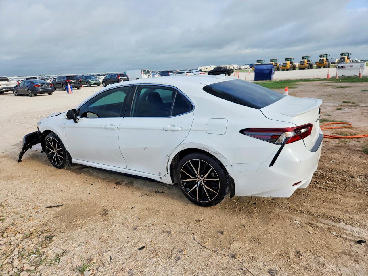 4T1G11AK2RU257762 2024 TOYOTA CAMRY photo no. 2