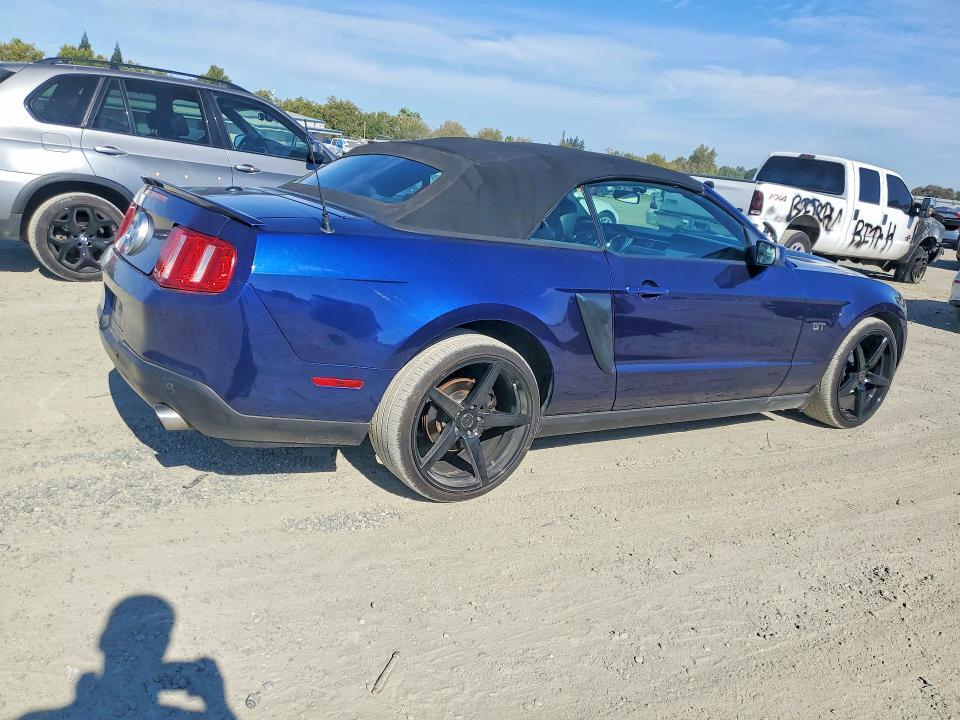 2010 FORD MUSTANG GT — Фото 3 из 12