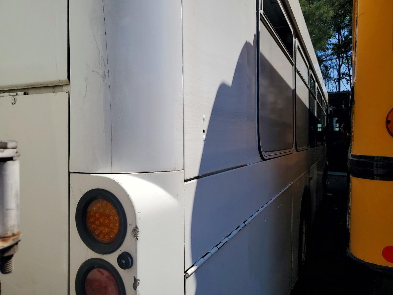 2010 GILLIG TRANSIT BUS LOW — Фото 4 из 10