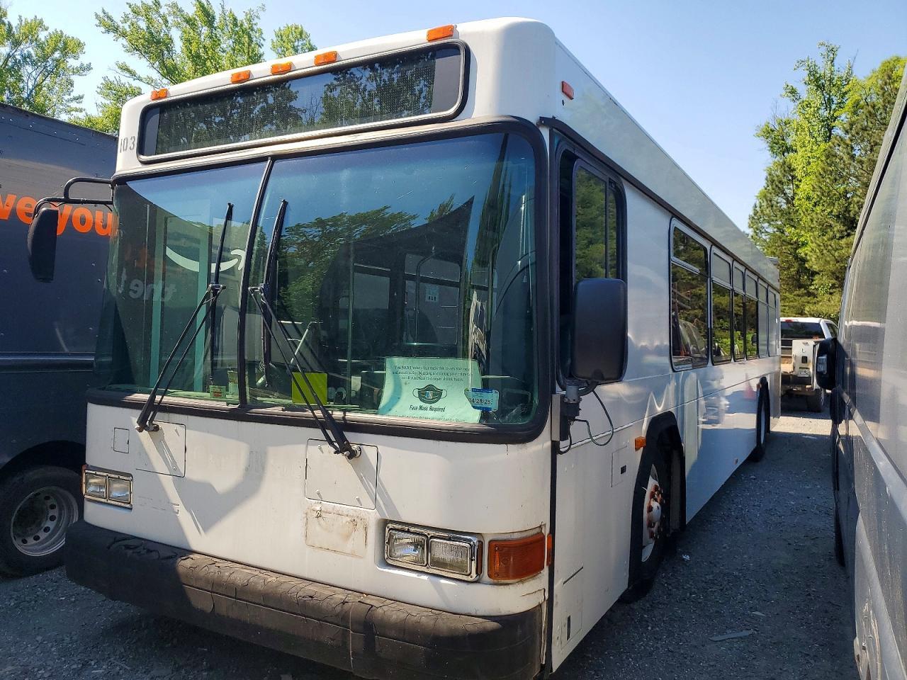 2010 GILLIG TRANSIT BUS LOW — Фото 2 из 10