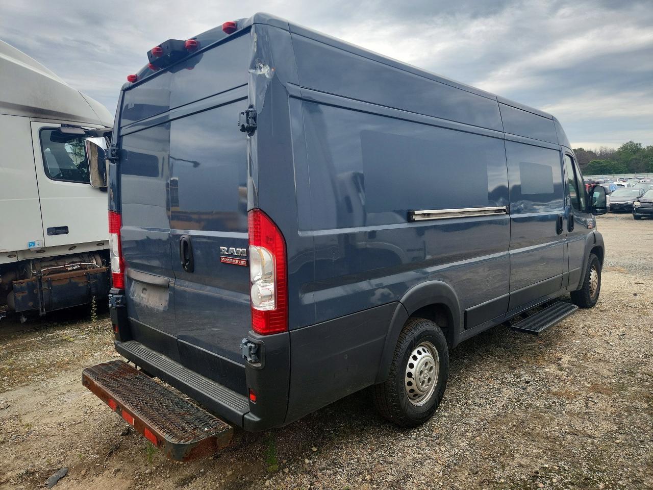 2020 RAM PROMASTER 3500 DELIVERY VAN — Фото 3 из 13