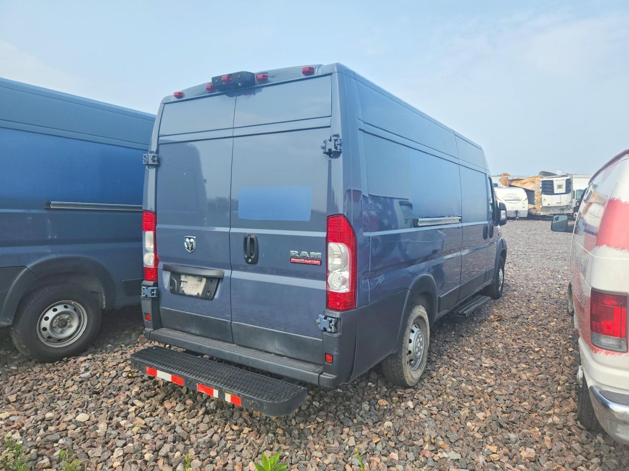 2020 RAM PROMASTER 3500 DELIVERY VAN — Фото 3 из 13