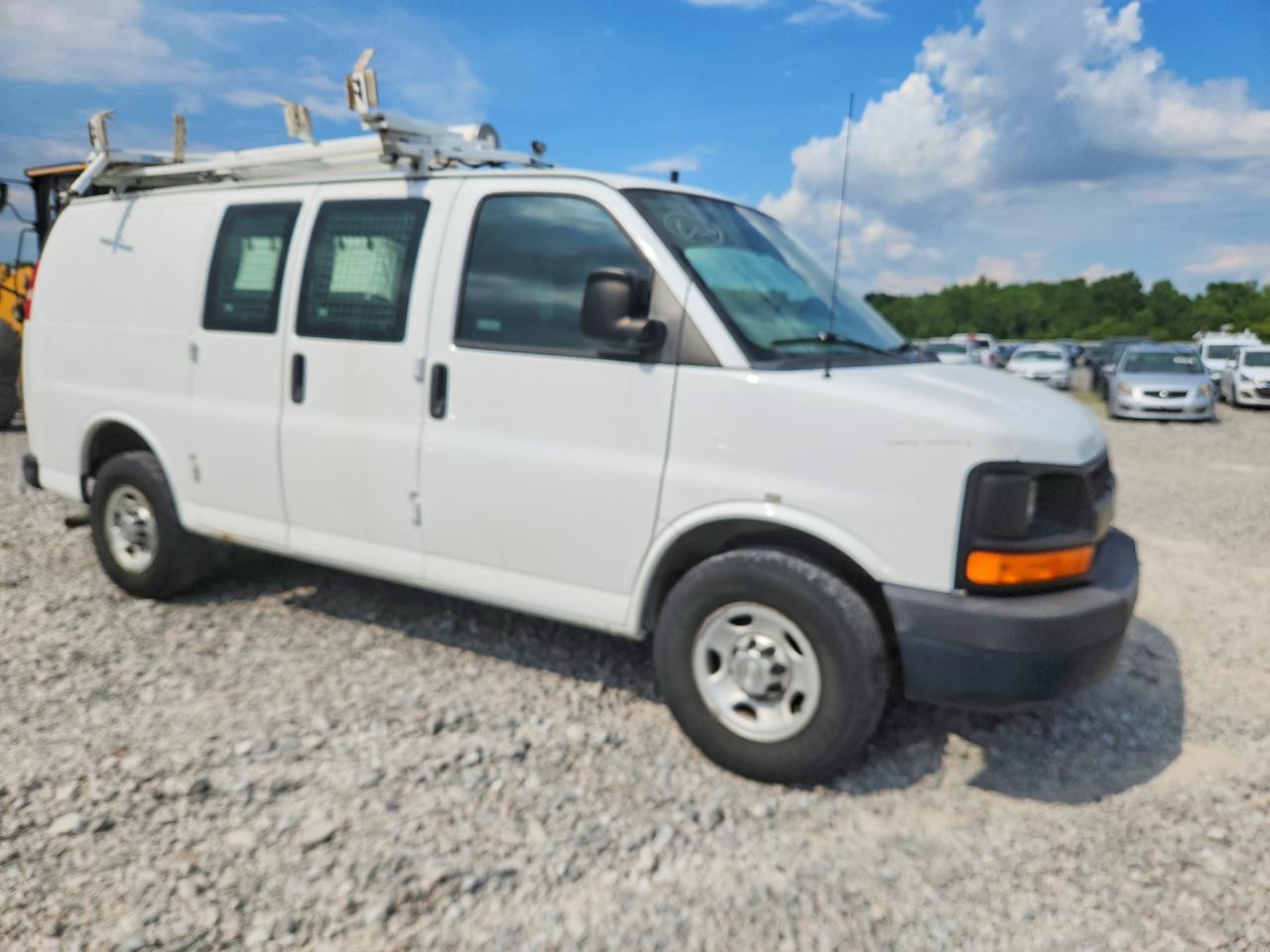 2013 CHEVROLET EXPRESS G2500 — Фото 4 из 13
