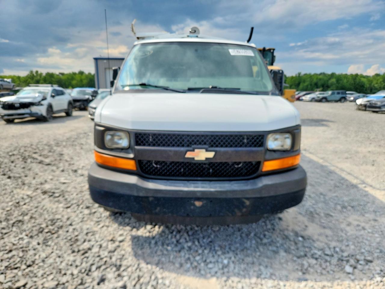 2013 CHEVROLET EXPRESS G2500 — Фото 5 из 13