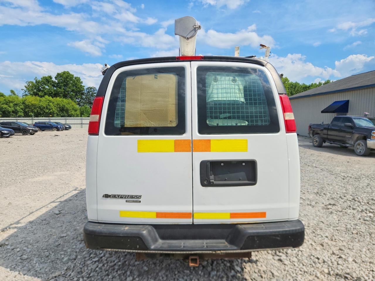2013 CHEVROLET EXPRESS G2500 — Фото 6 из 13