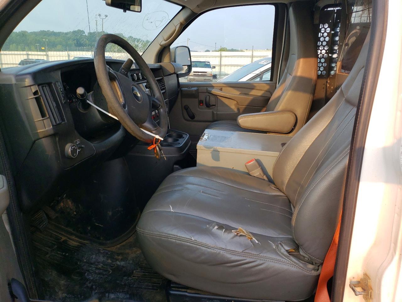 2013 CHEVROLET EXPRESS G2500 — Фото 7 из 13