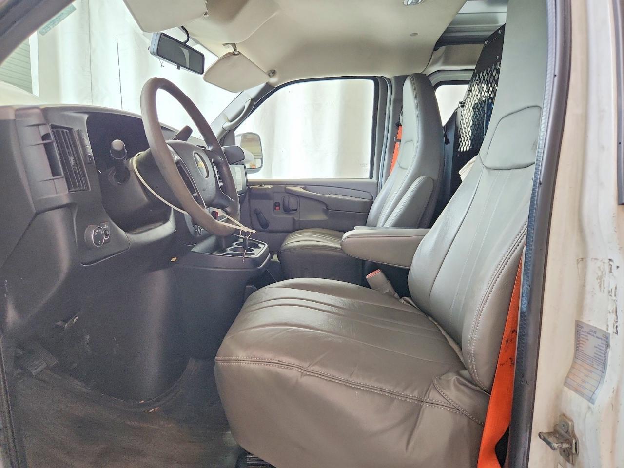 2013 CHEVROLET EXPRESS G2500 — Фото 7 из 13