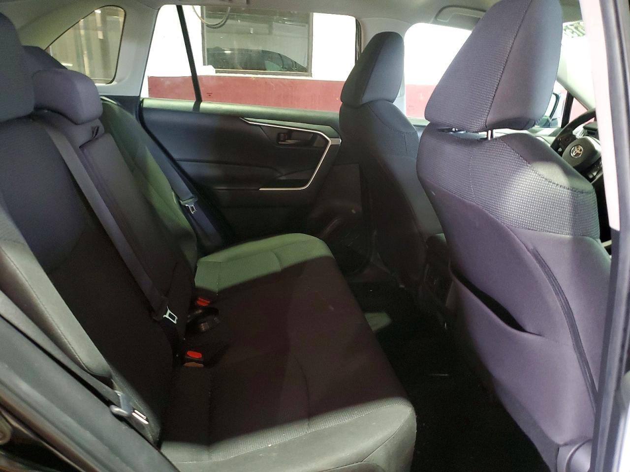 2024 TOYOTA RAV4 LE — Фото 11 из 14