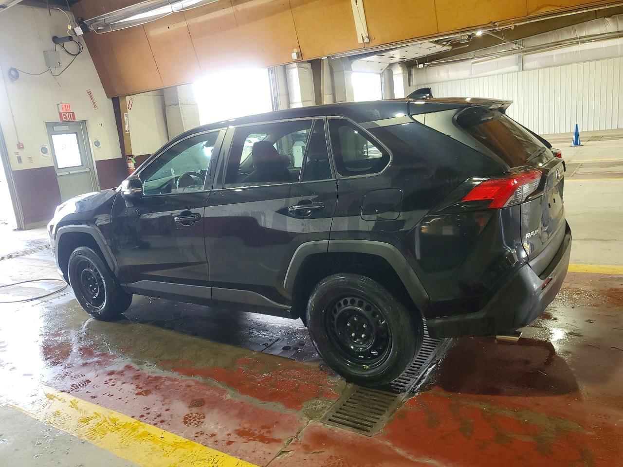 2024 TOYOTA RAV4 LE — Фото 2 из 14