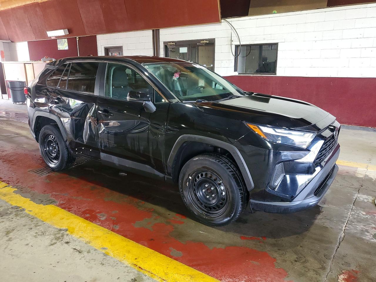 2024 TOYOTA RAV4 LE — Фото 4 из 14