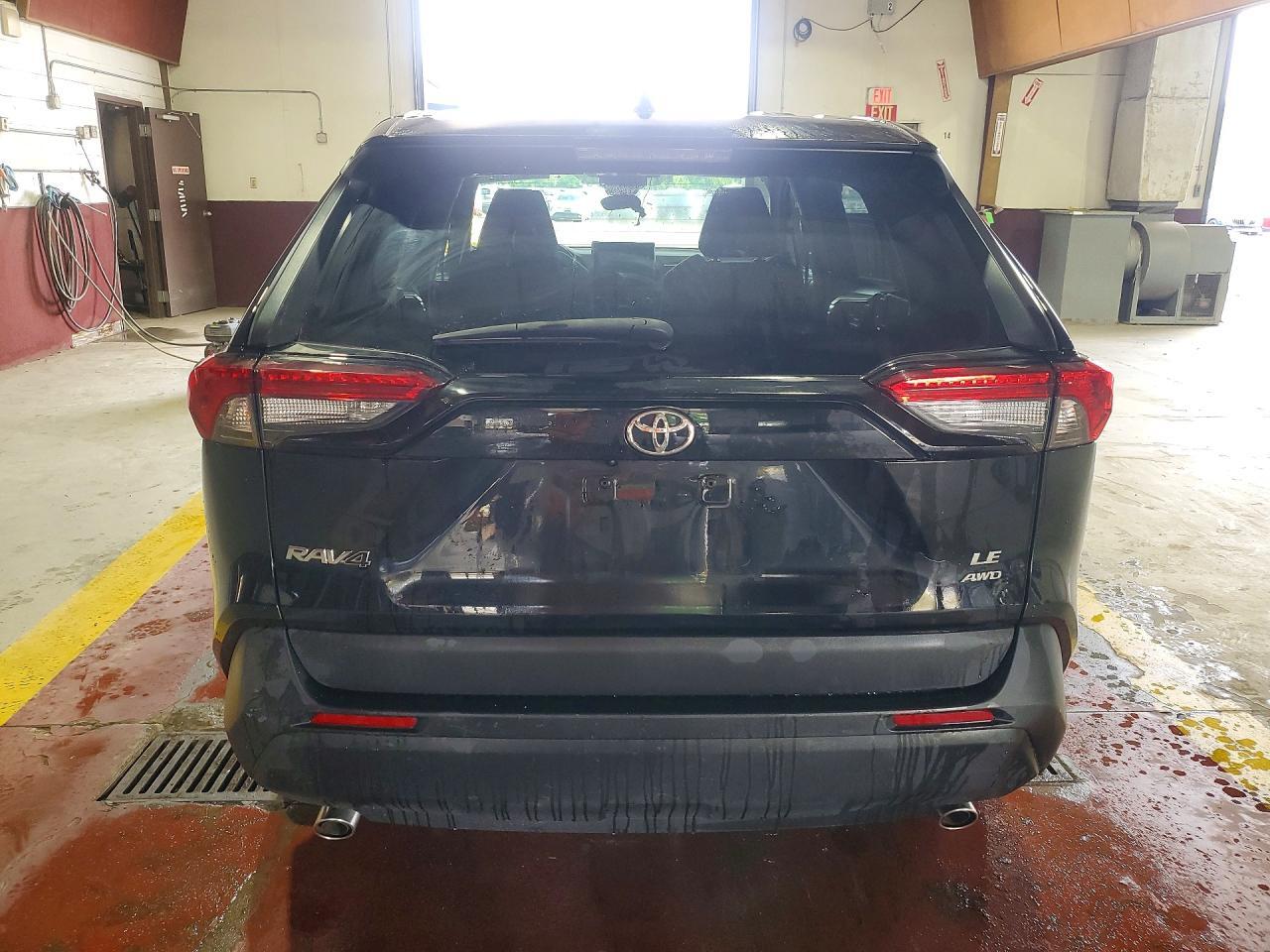 2024 TOYOTA RAV4 LE — Фото 6 из 14
