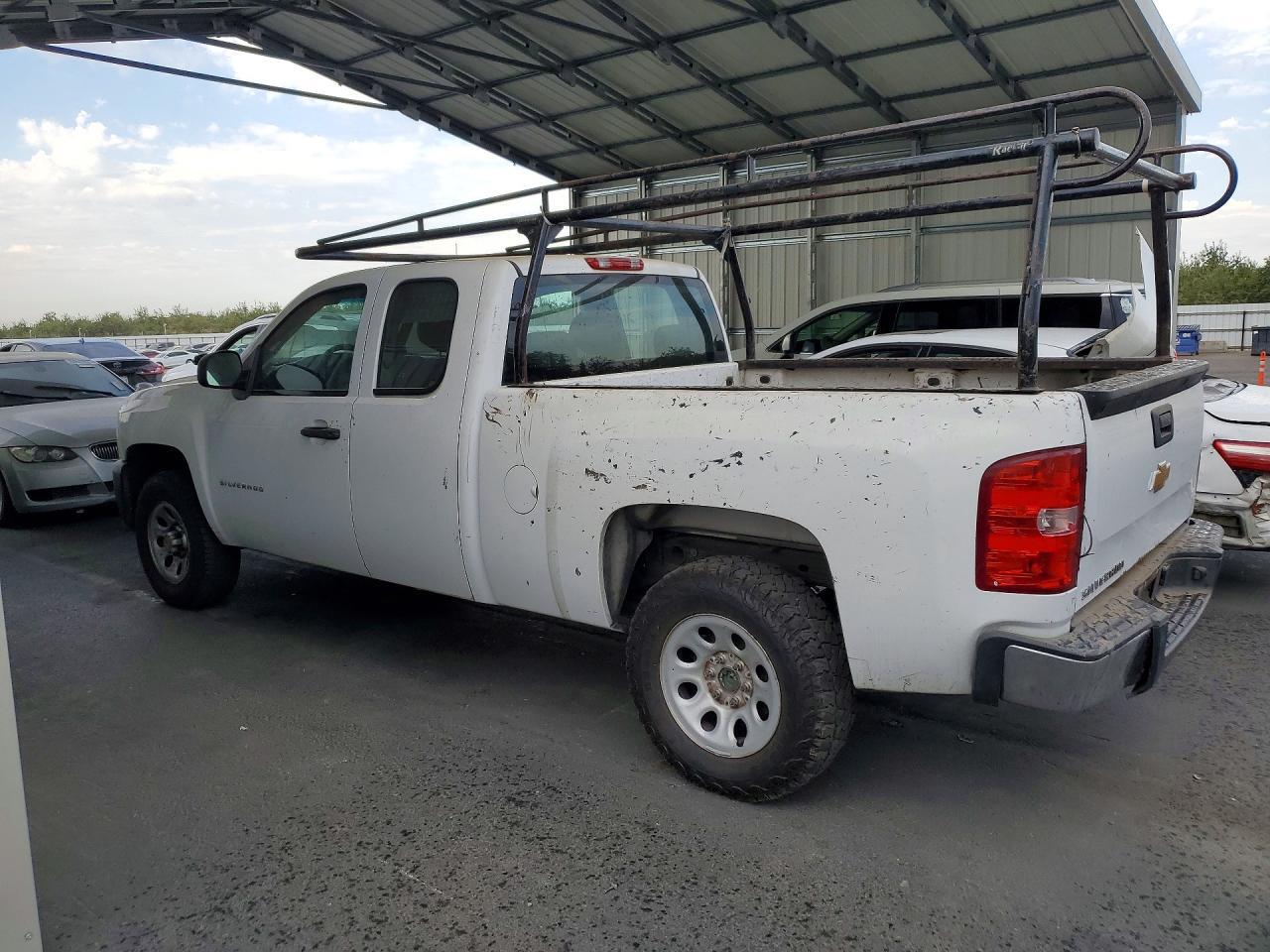 2013 CHEVROLET SILVERADO C1500 — Фото 2 из 12