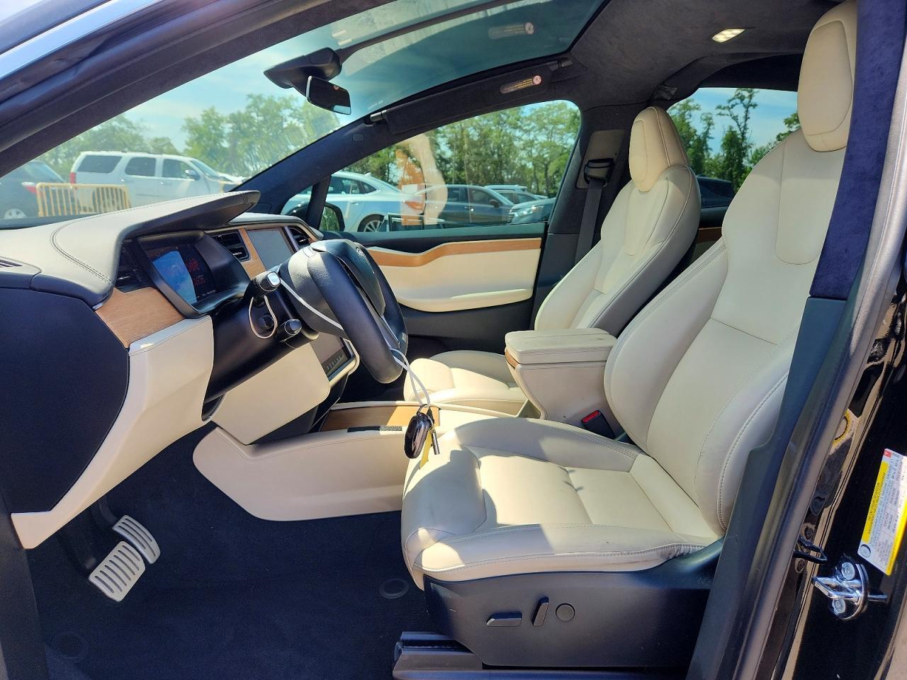 2020 TESLA MODEL X — Фото 7 из 13