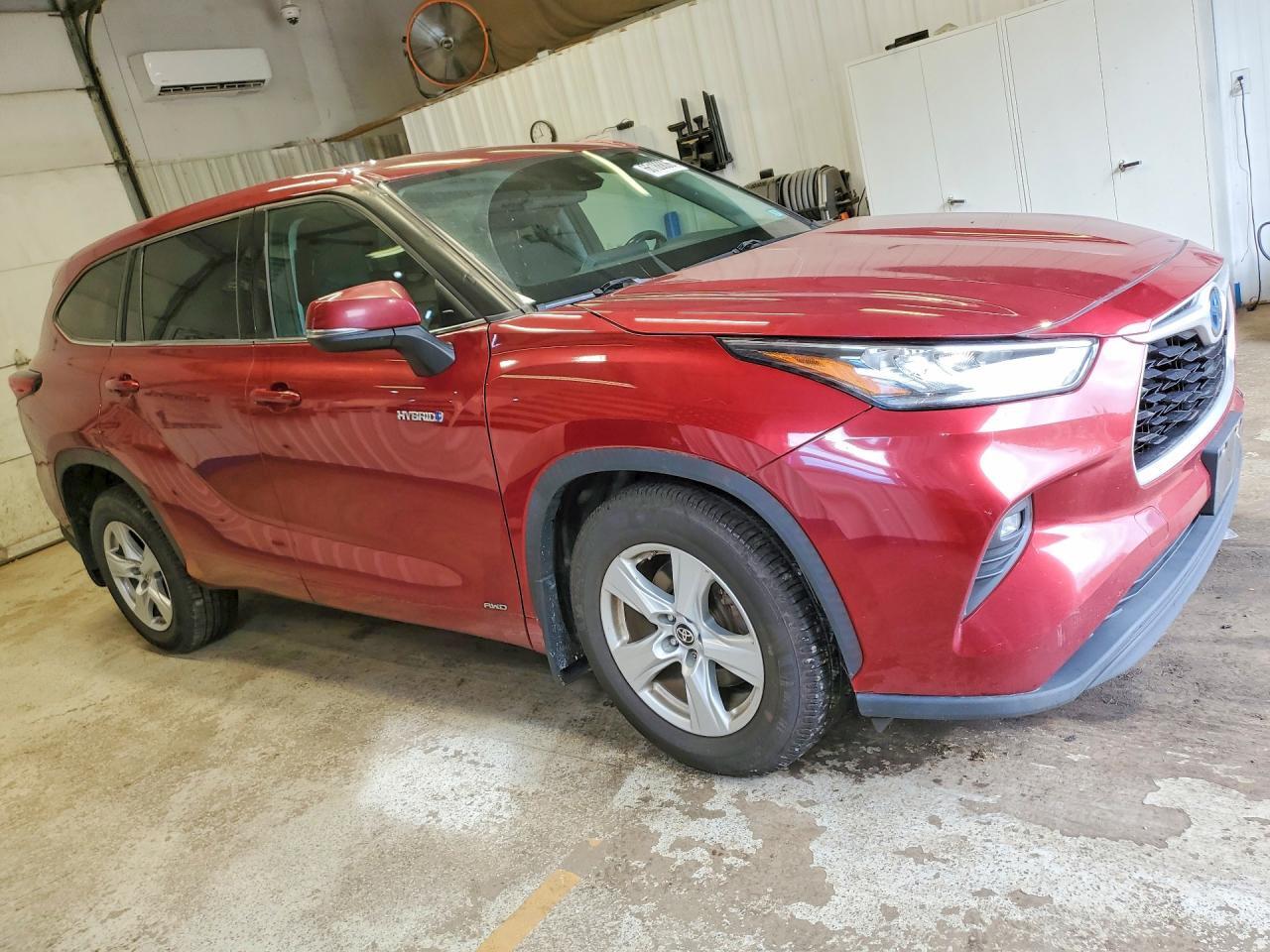 2020 TOYOTA HIGHLANDER HYBRID LE — Фото 4 из 13