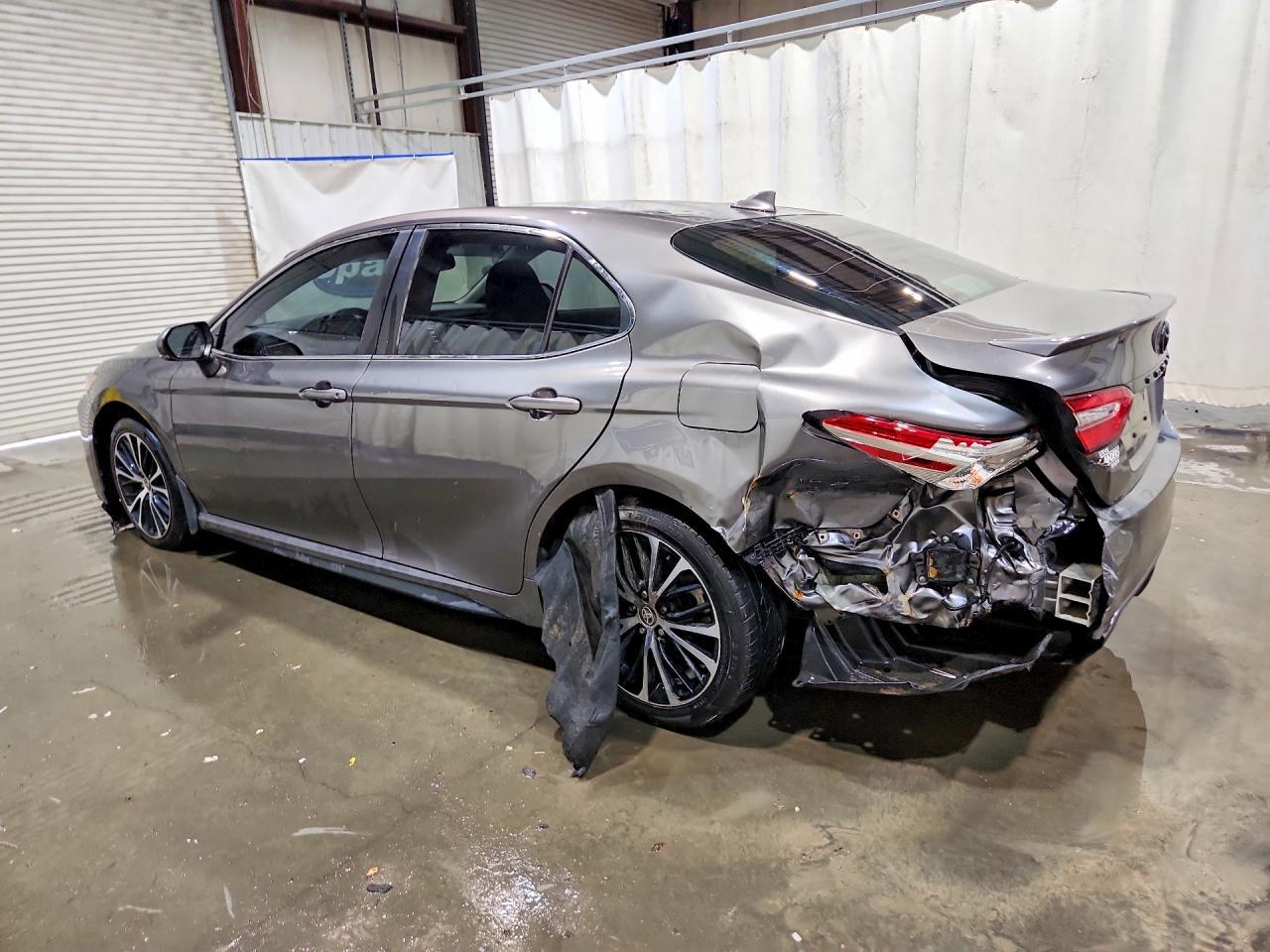 2020 TOYOTA CAMRY SE — Фото 2 из 12