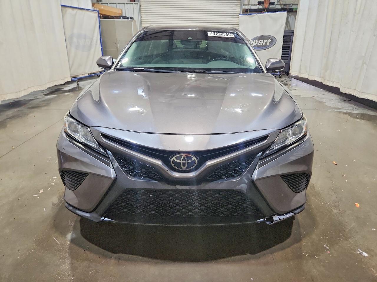 2020 TOYOTA CAMRY SE — Фото 5 из 12