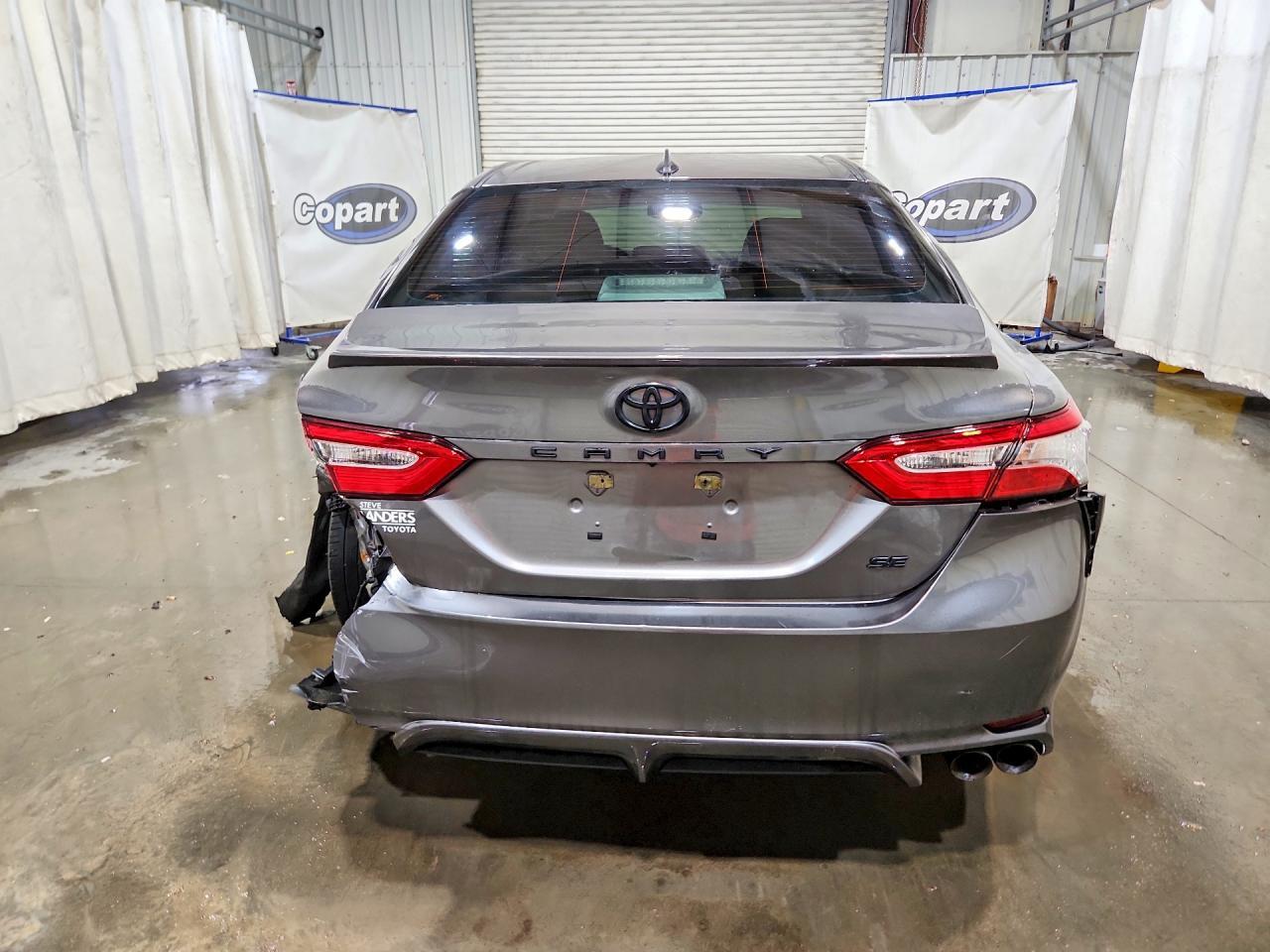 2020 TOYOTA CAMRY SE — Фото 6 из 12