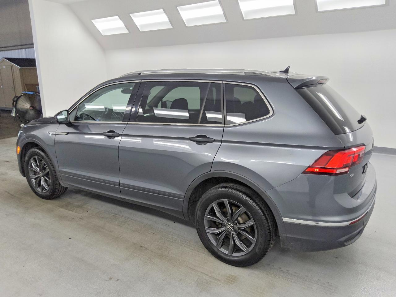 2024 VOLKSWAGEN TIGUAN SE — Фото 2 из 13