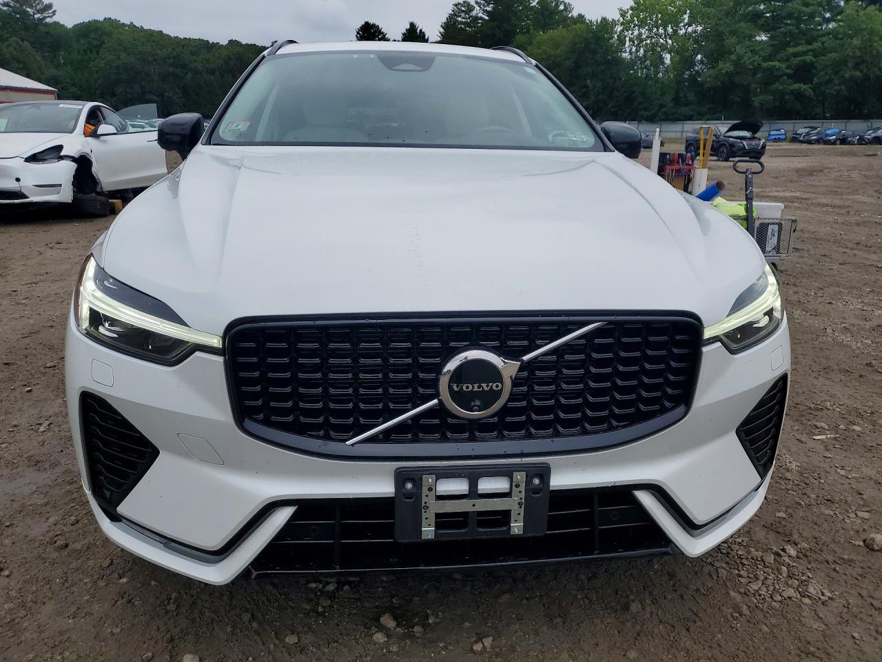 2024 VOLVO XC60 PLUS — Фото 5 из 14