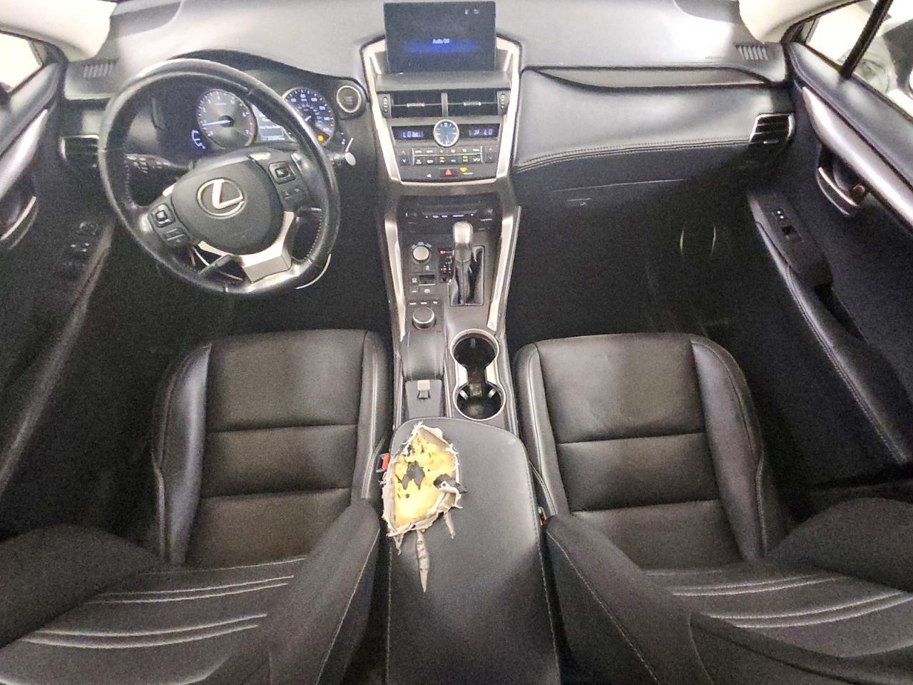 2016 LEXUS NX 200T BASE — Фото 8 из 13