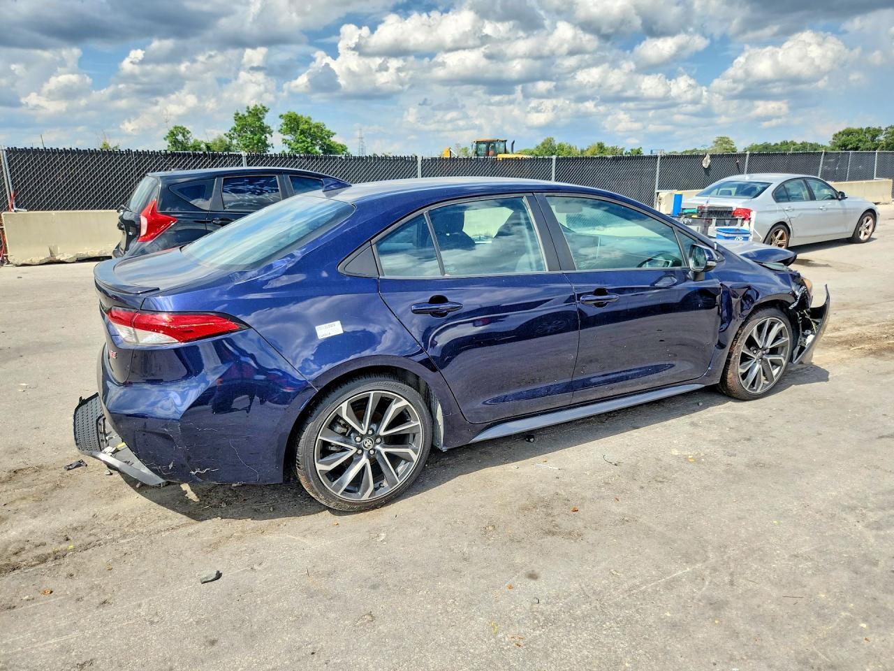 2020 TOYOTA COROLLA SE — Фото 3 из 12