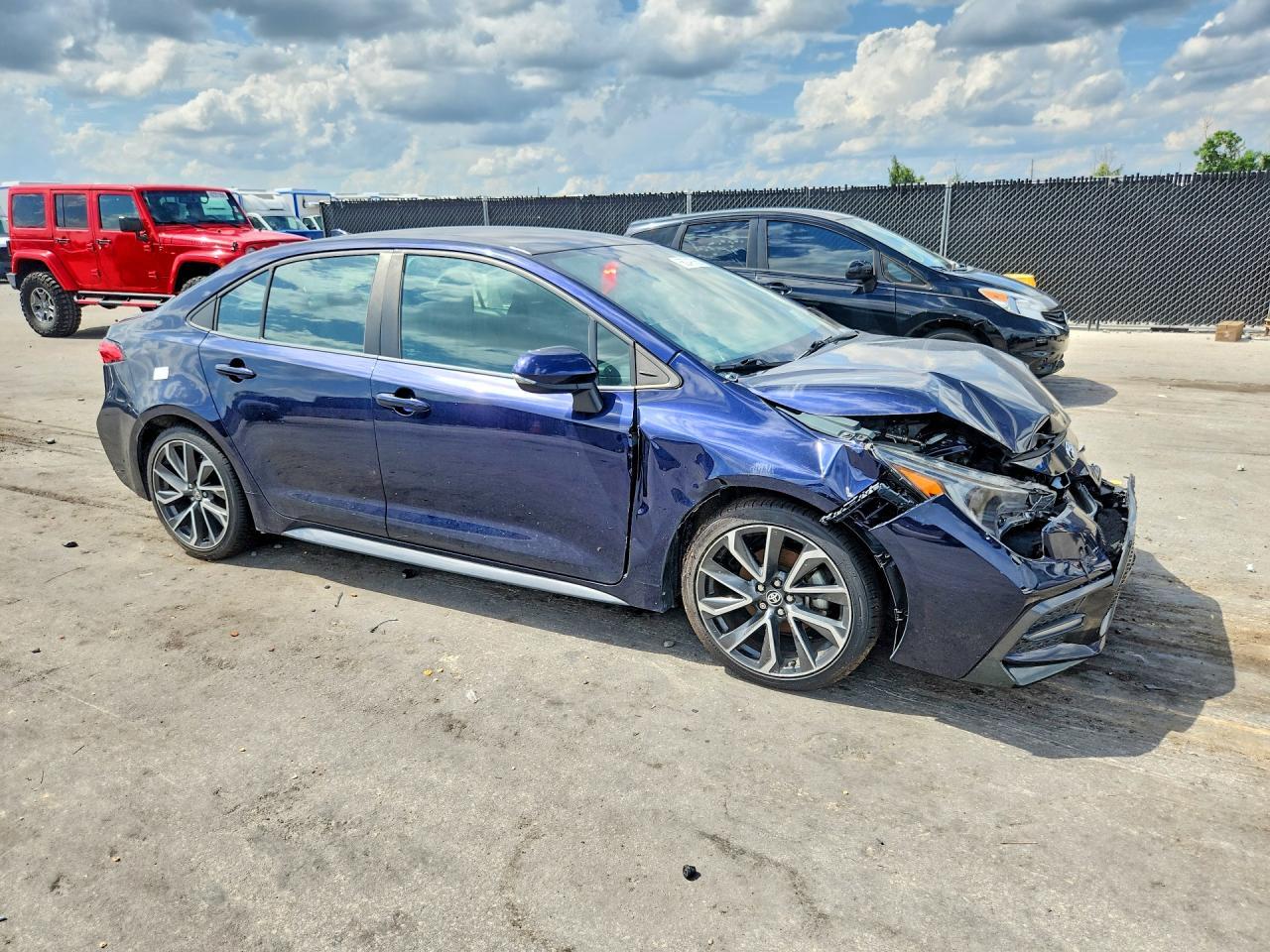 2020 TOYOTA COROLLA SE — Фото 4 из 12