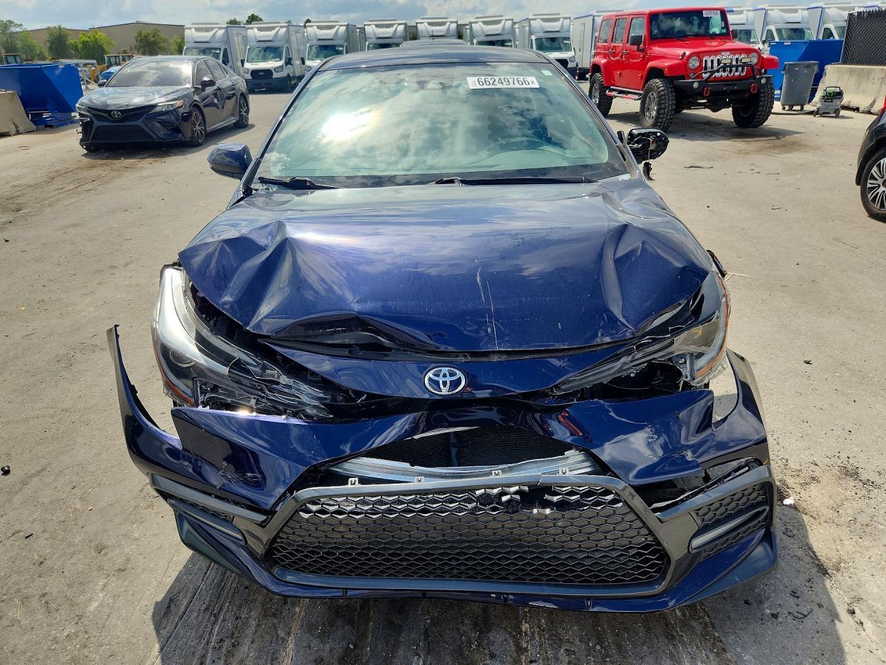 2020 TOYOTA COROLLA SE — Фото 5 из 12