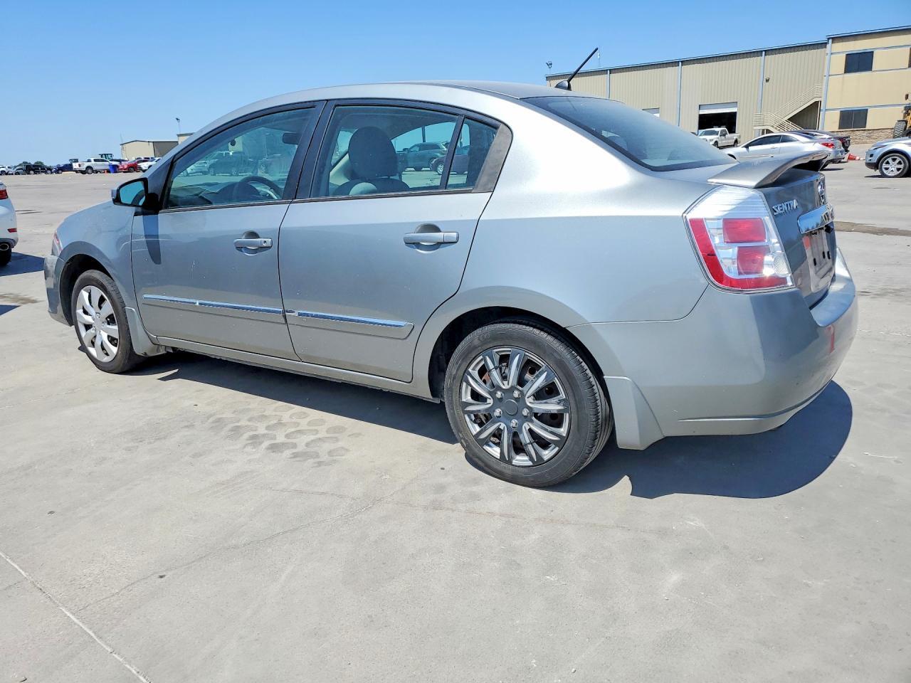 2010 NISSAN SENTRA 2.0 — Фото 2 из 12