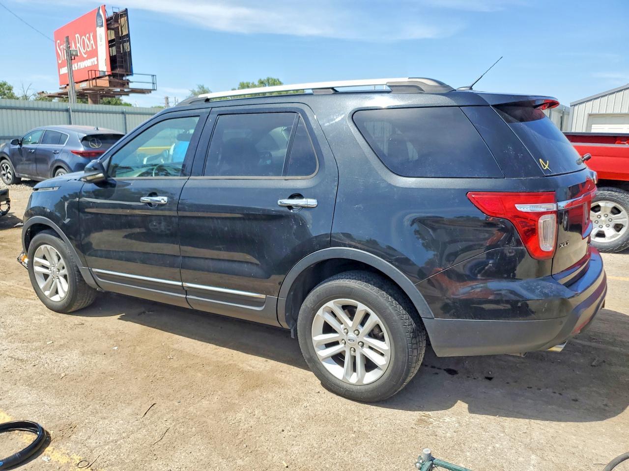 1FM5K8D84DGA13664 2013 FORD EXPLORER photo no. 2