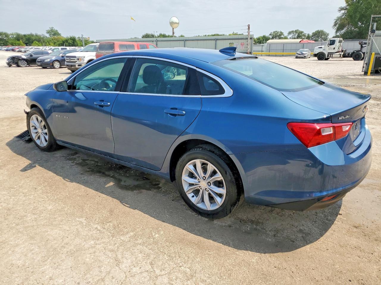 2025 CHEVROLET MALIBU LT — Фото 2 из 12