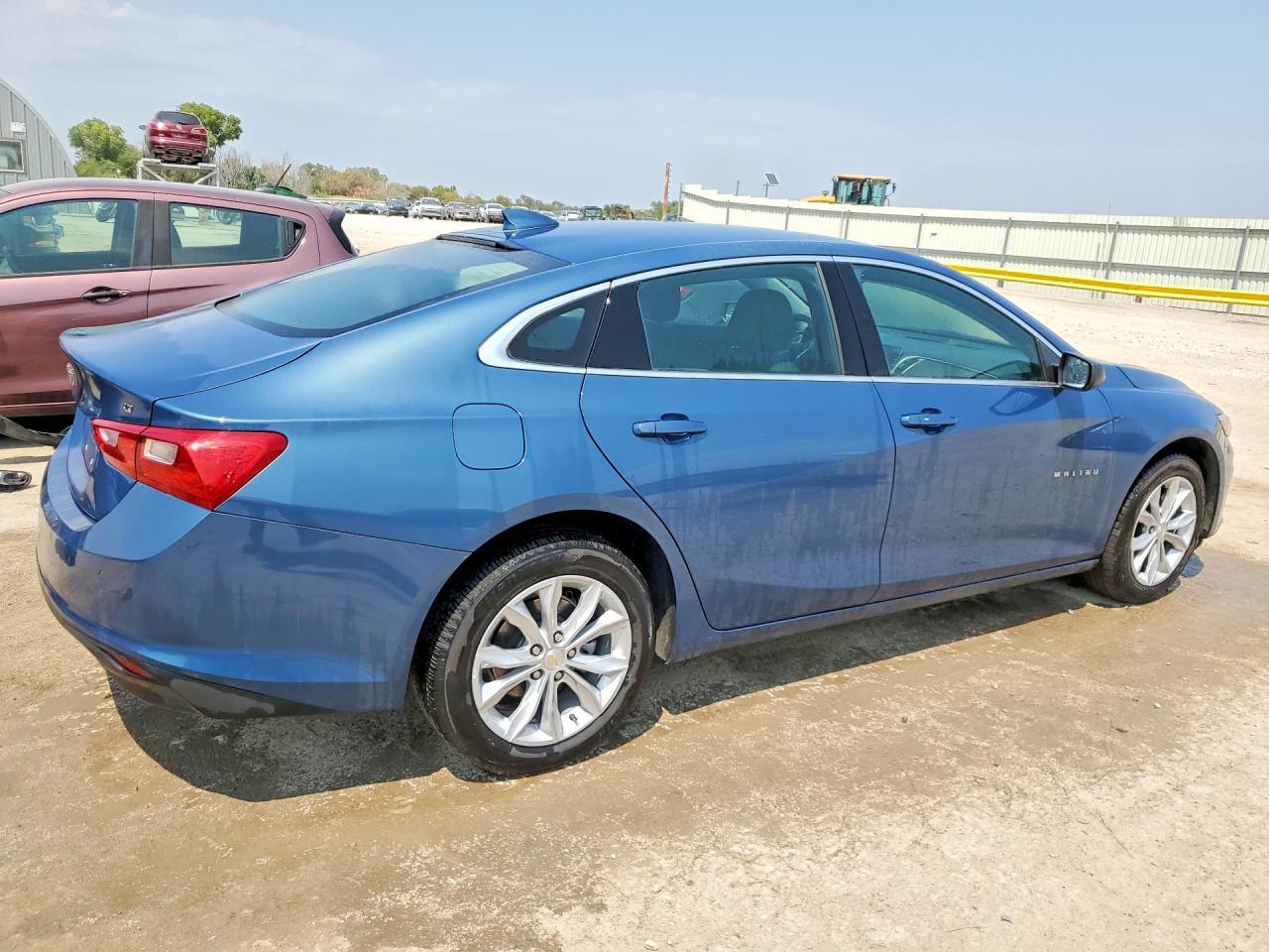 2025 CHEVROLET MALIBU LT — Фото 3 из 12