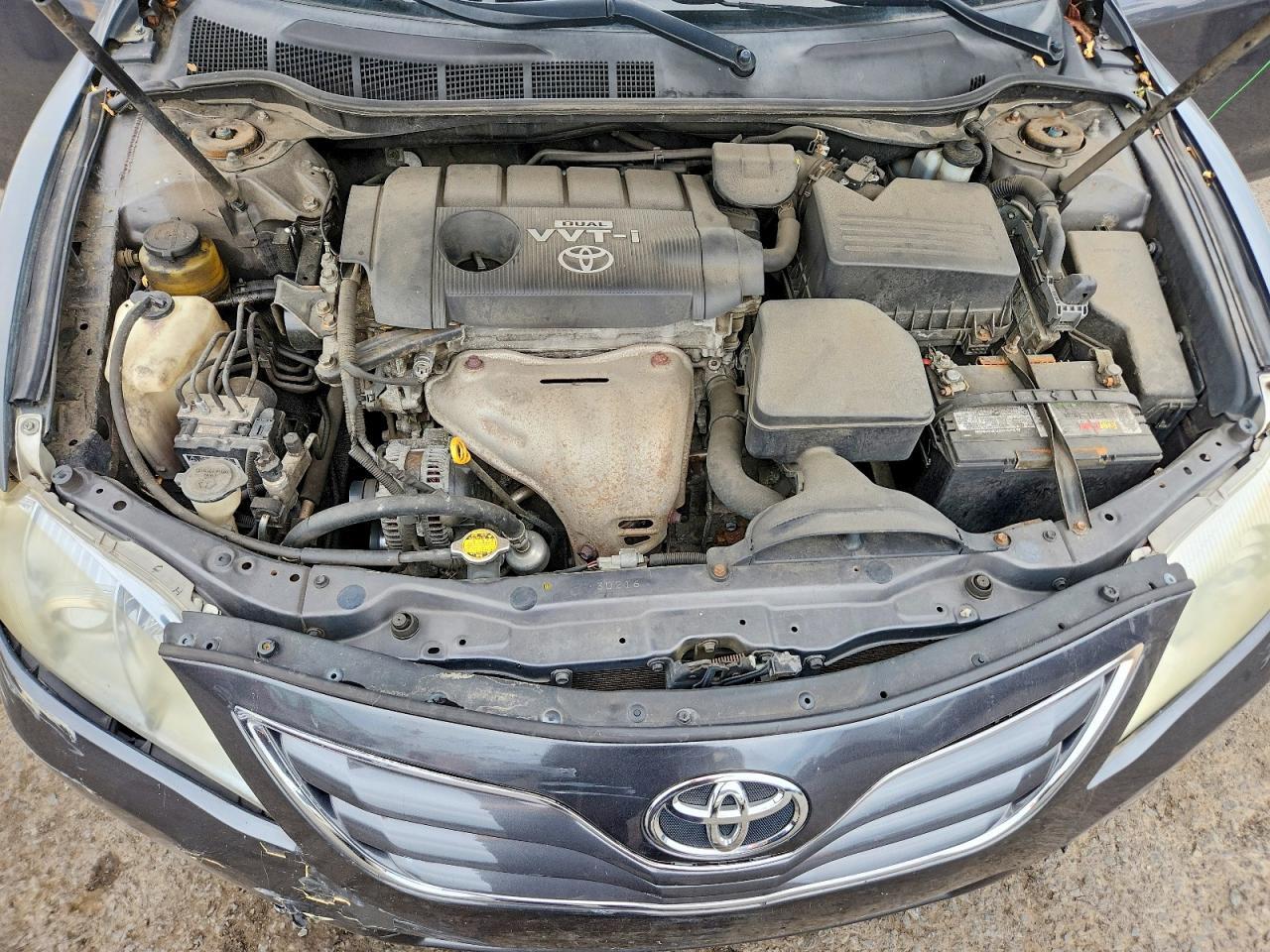 2010 TOYOTA CAMRY LE — Фото 11 из 12