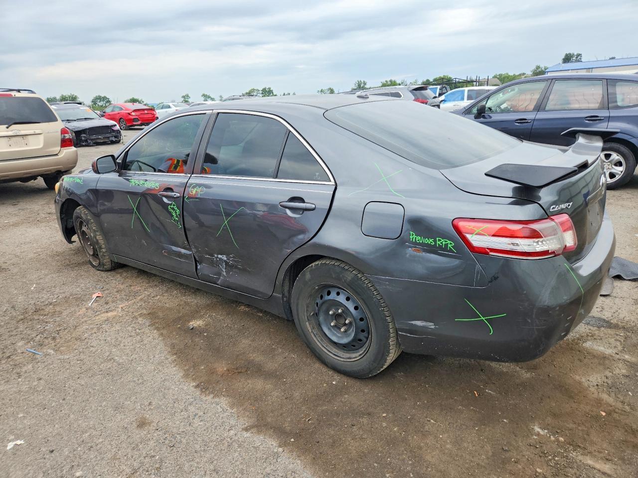 2010 TOYOTA CAMRY LE — Фото 2 из 12