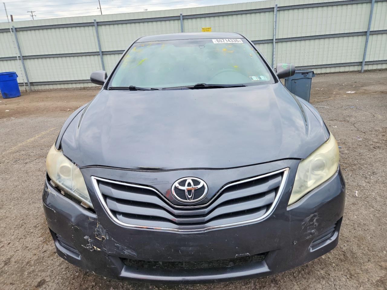 2010 TOYOTA CAMRY LE — Фото 5 из 12