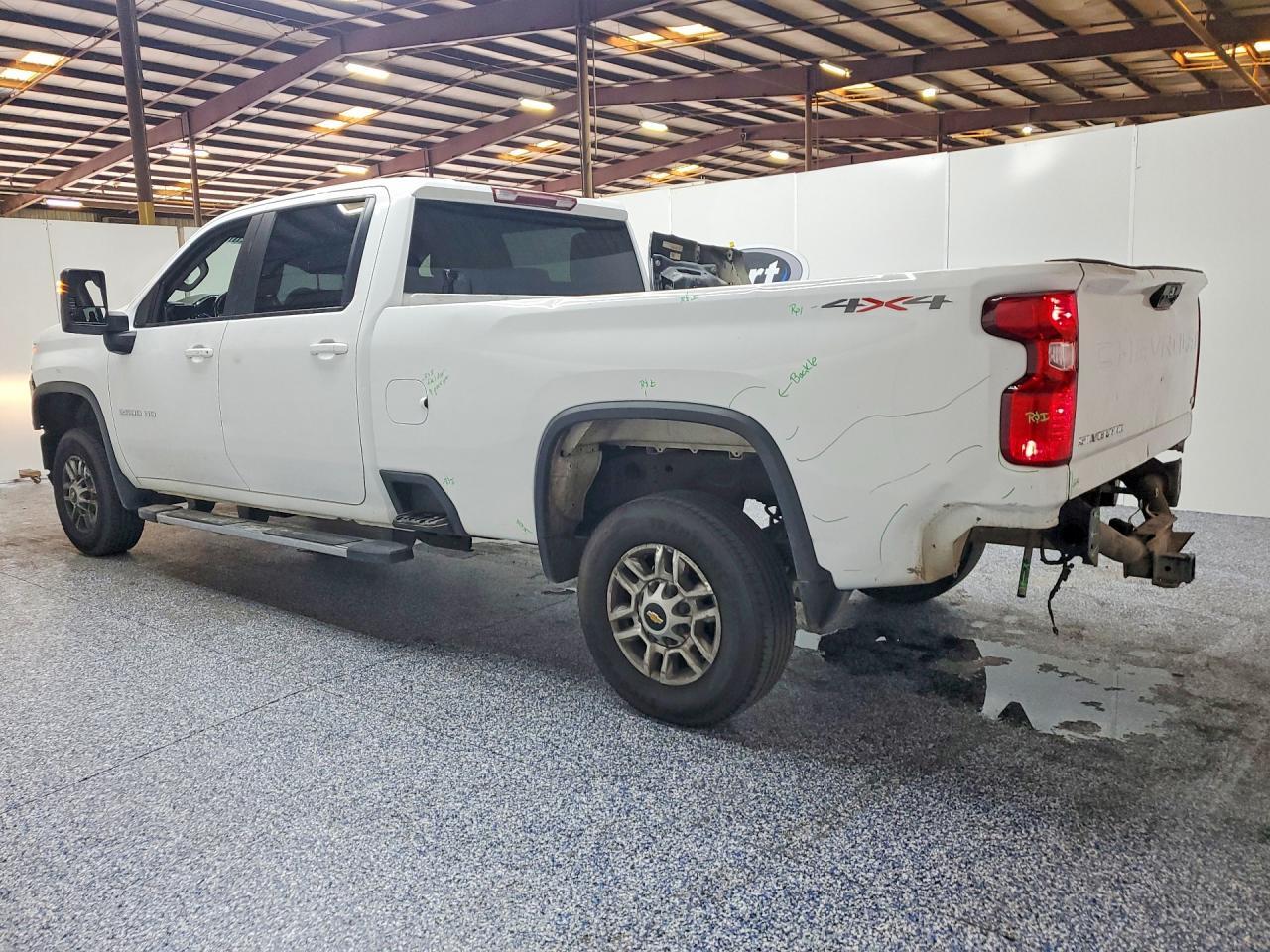 2025 CHEVROLET SILVERADO K2500 HEAVY DUTY LT — Фото 2 из 13