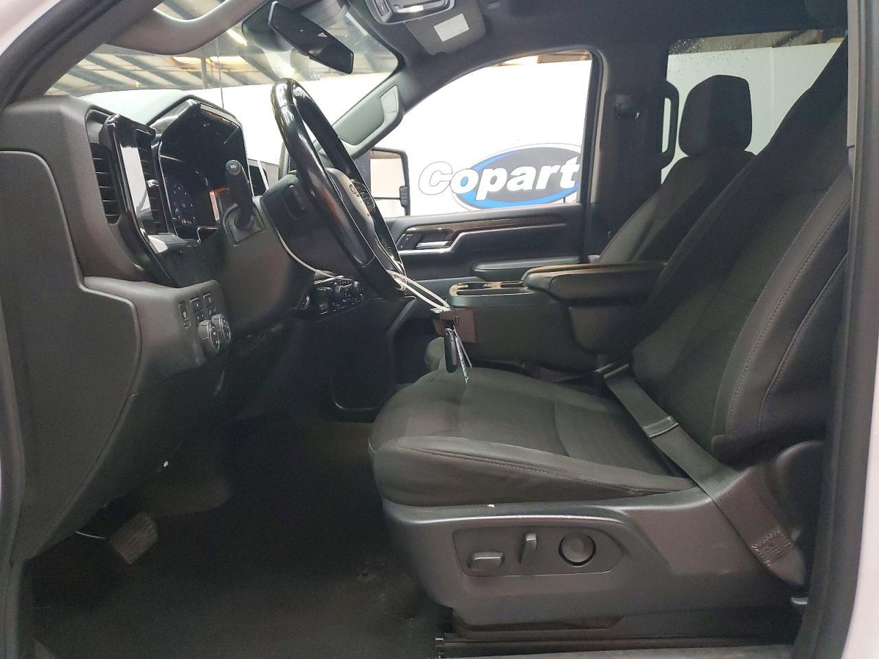 2025 CHEVROLET SILVERADO K2500 HEAVY DUTY LT — Фото 7 из 13